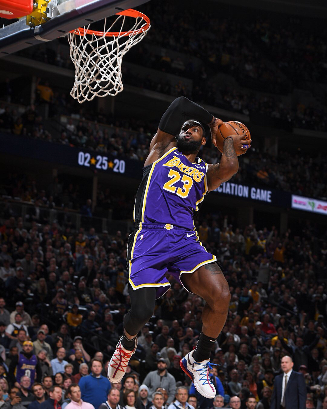 和强大的中 和强大的中